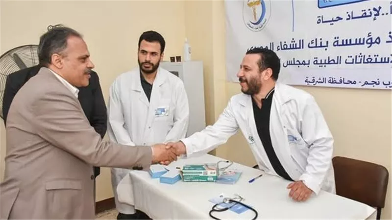 محافظ الشرقية يتفقد أعمال القافلة الطبية المجانية بقرية بهنيا في ديرب نجم