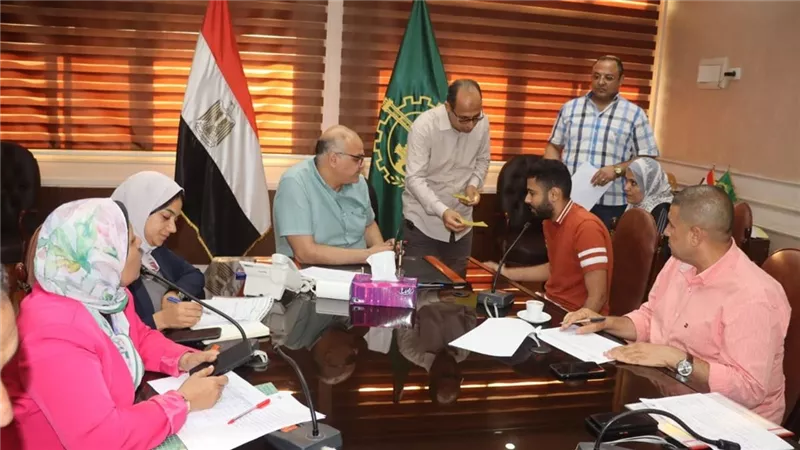 فرص عمل جديدة ودعم ذوي الهمم في لقاء محافظ القليوبية مع الأهالي