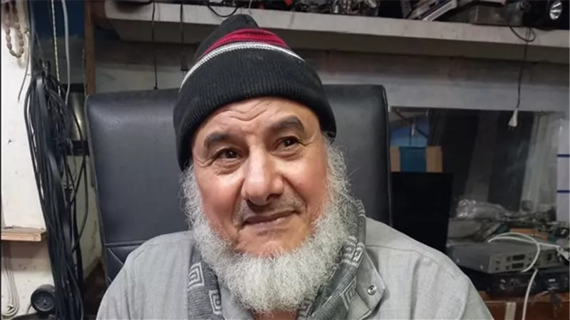بعد انقلاب سيارته.. مصرع والد محمد الشناوي في حادث سير بطريق الواحات