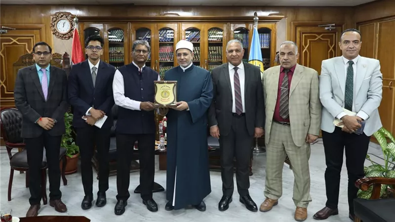 الأزهر الشريف قبلة علمية لطلاب الهند والسفير يطالب بتوسيع المنح الدراسية