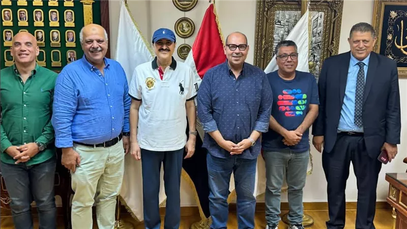 ياسر إدريس يستقبل وفد الاتحادين الكويتي والعربي للسباحة فى إطار تعزيز التعاون 