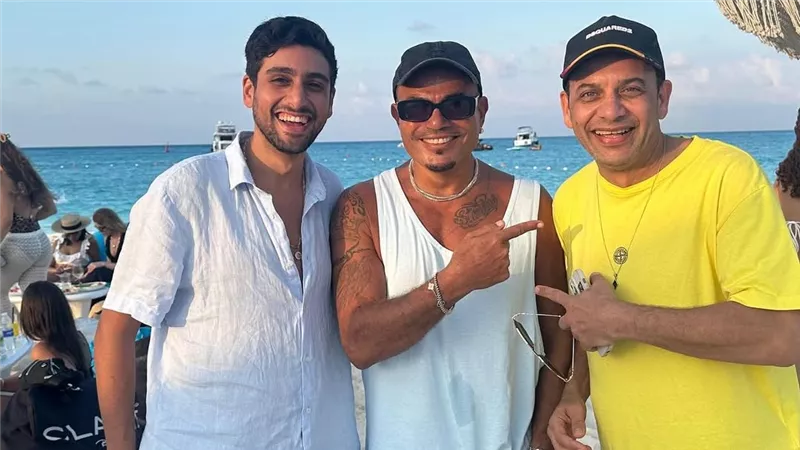 مصطفى قمر يمازح عمرو دياب بعد تريند أغنية شايف قمر : هعملك غنوة مخصوص 