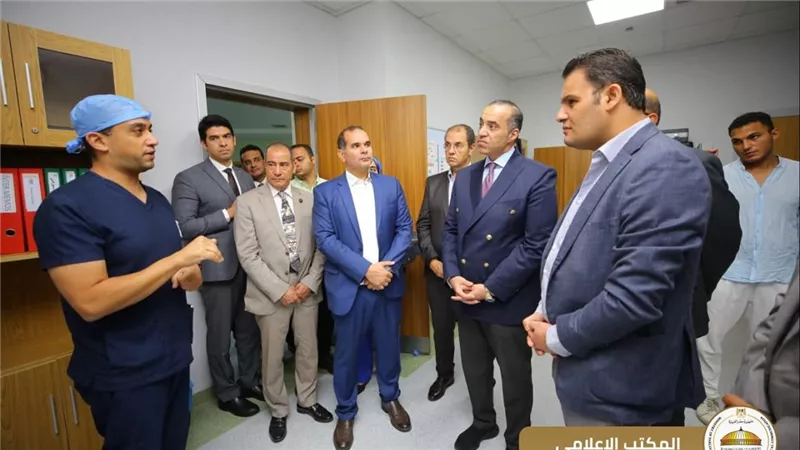  المستشار محمود فوزى  يزور مستشفى الناس ويطلع على الخدمات الطبية لغير القادرين