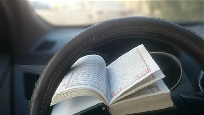 أمين الفتوى يوضح حكم قراءة القرآن من المصحف الورقي والإلكتروني بدون وضوء