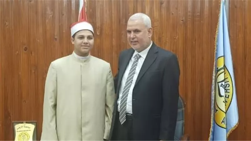 محمد عادل الأعسر.. أصول الدين تهنئ أصغر مبتهل معتمد بالإذاعة والتلفزيون
