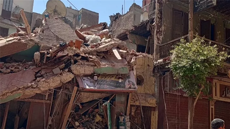 محافظ الشرقية: وفاة شخص وإصابة 4 آخرين في انهيار عقار بالزقازيق