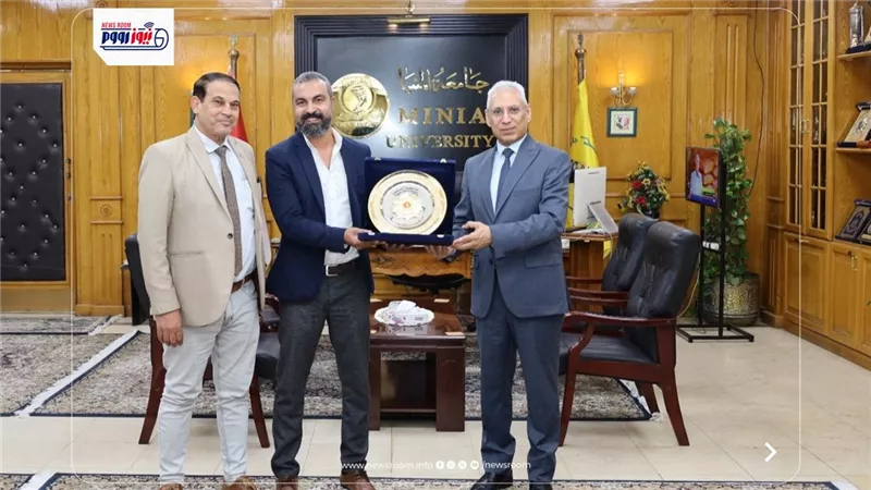 جامعة المنيا تكرم الدكتور إسلام الريحاني لجائزة الدولة التشجيعية في الفنون 202