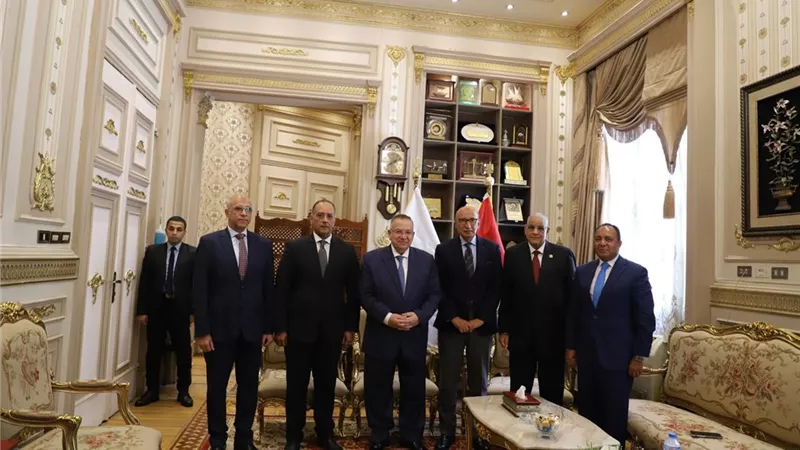 نقيب الأشراف يلتقي رئيس مجلس القضاء الأعلى لتقديم التهنئة بتوليه منصبه
