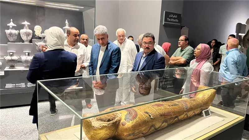 وزير السياحة والآثار يتفقد المتحف اليوناني الروماني وقلعة قايتباي 