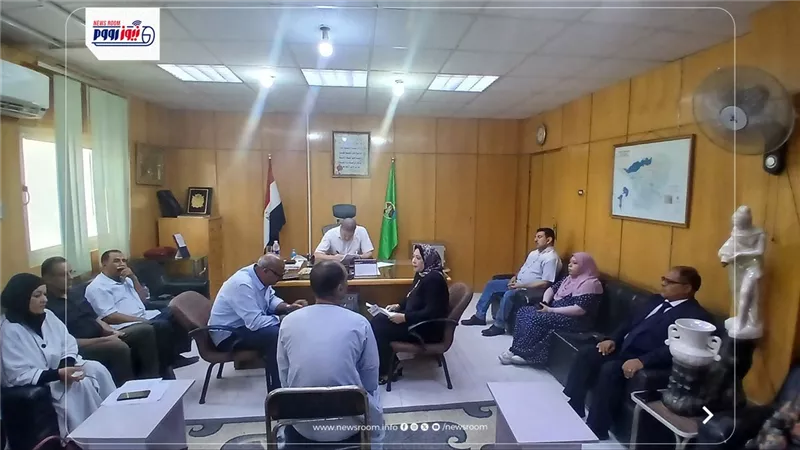 السكرتير العام بالفيوم يناقش العديد من الشكاوى والمطالب الجماهيرية بطامية 