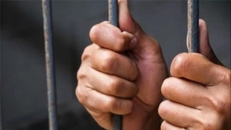 القبض على شاب تعدى على آخر وأصابه داخل مركز شباب بالشرقية