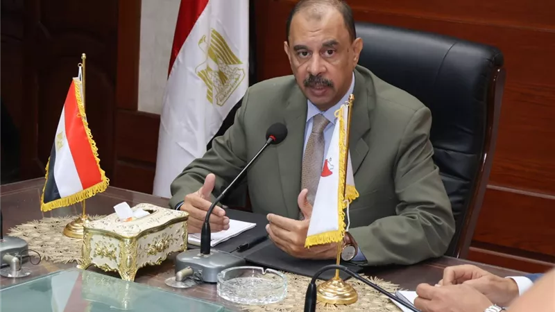 محافظ سوهاج يبحث مع مؤسسات مالية ومصرفية ترويج الفرص الاستثمارية
