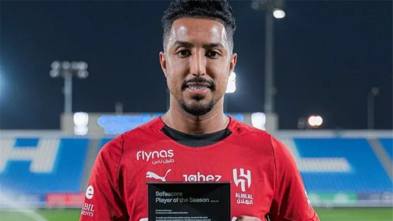 سالم الدوسري يواصل الهيمنة ويحصد جائزة أفضل لاعب بالدوري السعودي للمرة الثانية