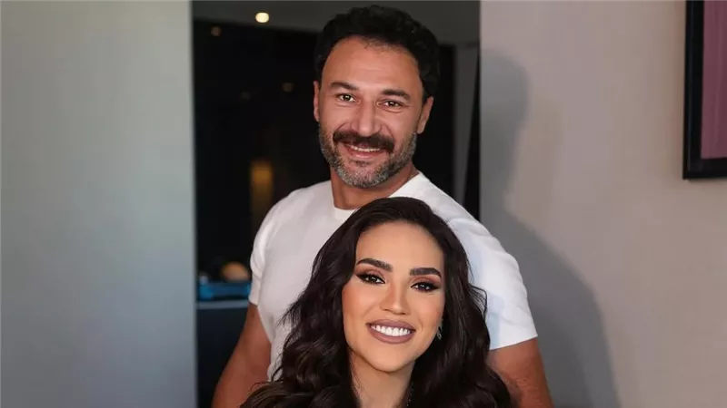 بحبك يا حبيب عمري .. رسالة مي فاروق لزوجها محمد العمروسي بعيد ميلاده