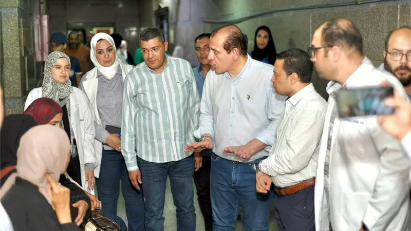 نائب وزير الصحة يتفقد منشآت صحية بدمياط ويشيد بأداء مستشفى الحميات
