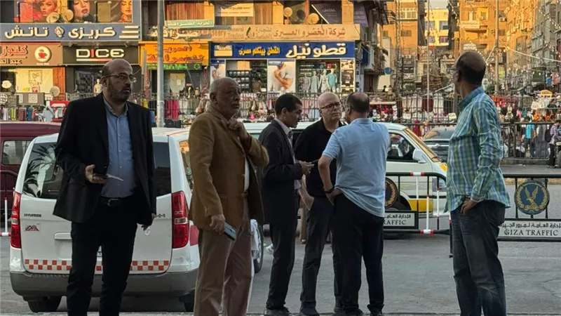 بحضور الأهل و المقربين..لقطات من جنازة رئيس مجلس إدارة الأهرام من مسجد الحصري 