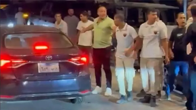 الأمن رفض دخول سيارتين.. شاهد عيان يكشف سبب مشاجرة هاسيندا وايت بالساحل