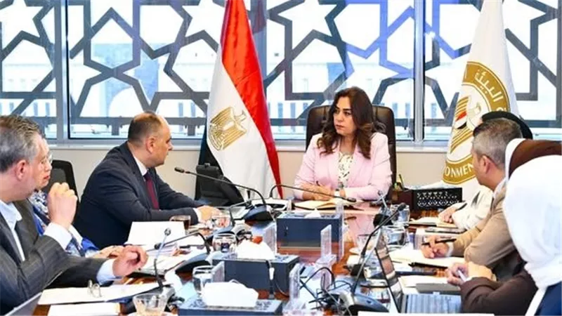 منال عوض:  مناقشة الإجراءات التي اتخذتها الوزارة للاستعداد لاستضافة المؤتمر