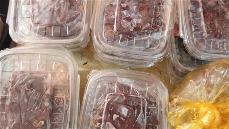 أسيوط: ضبط لحوم وسلع غذائية فاسدة وتحرير 260 محضرًا في حملات تموينية 