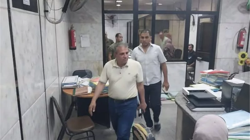 رئيس مركز ومدينة الزقازيق يتابع سير العمل بالمركز التكنولوجي وملفات التصالح