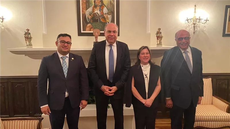 وزير الطيران: مصر ملتزمة بالمعايير العالمية وتدعم التعاون الدولي
