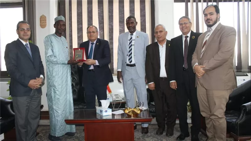الزراعة تستقبل رئيس جامعة الملك فيصل بدولة تشاد لبحث آفاق التعاون المشترك