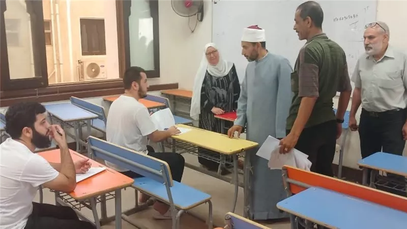 رئيس «مركزية القاهرة» يتفقد أعمال امتحانات الثانوية الأزهرية الدور الثاني