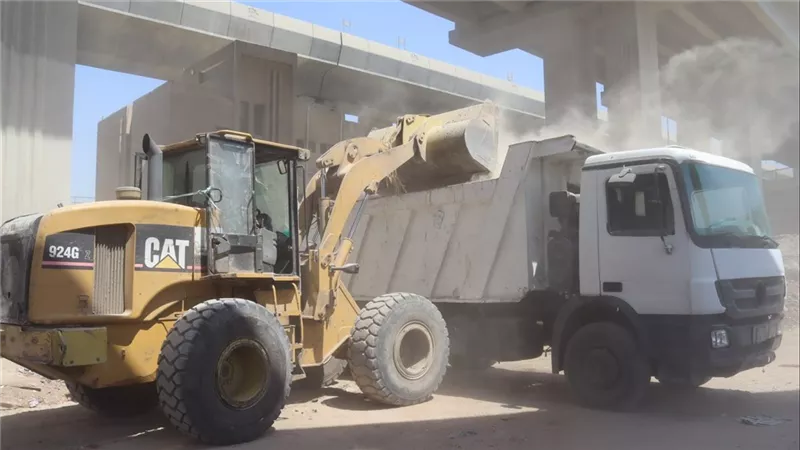  رفع 500 طن مخلفات أسفل محور الفريق كمال عامر ومحيط مستشفى بولاق 