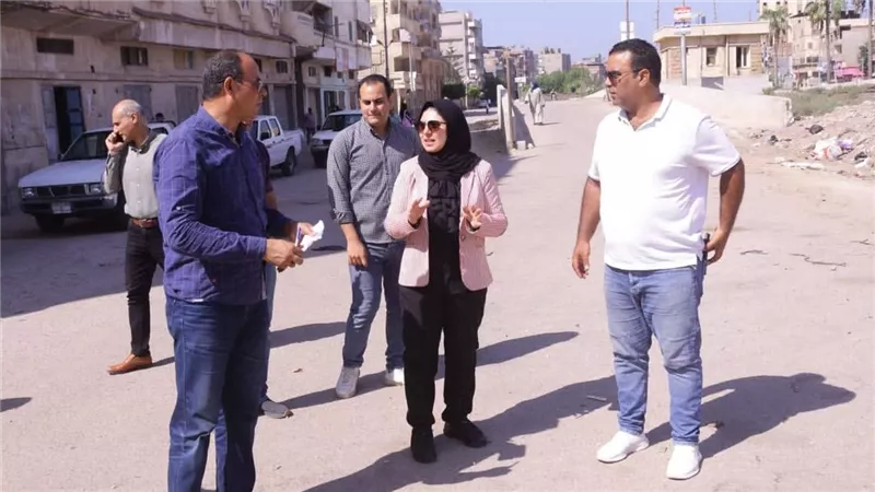 جولات موسعة في دمياط لتعزيز الإصحاح البيئي ورفع مخلفات البناء والإشغالات