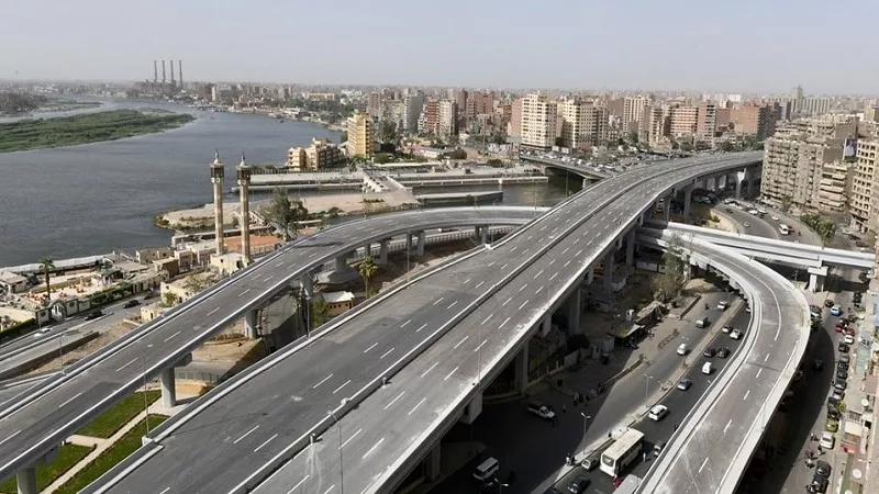 ضوابط جديدة لتنظيم وضع اعلانات الطرق.. اعرف التفاصيل في القانون
