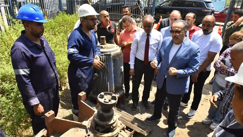 محافظ أسيوط يوجه بتصنيع قطع غيار محلية لإصلاح محطة مياه المثلث بحي شرق