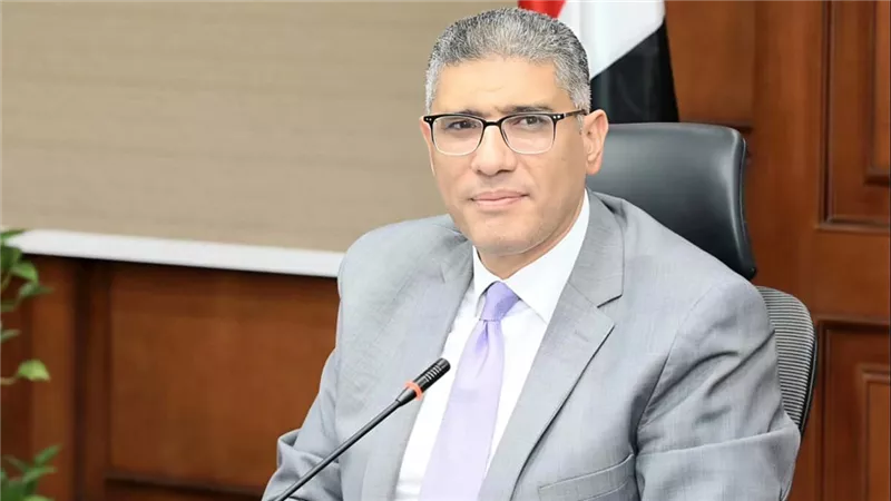 محافظ الجيزة يوجّه بمواصلة رفع كفاءة الأنفاق أسفل الكباري والمحاور 