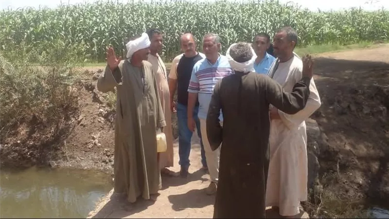 معاناة أهالي أبوتشت من نقص المياه بترعة خوالد أبوشوشة المغذي للرّياح|صور