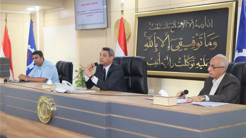 تعزيز التواصل مع المواطنين والأحزاب السياسية عبر المراكز التكنولوجية في السويس