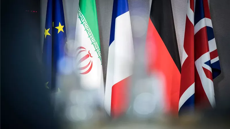 التلفزيون الإيراني: انتهاء جولة المفاوضات بين طهران والترويكا الأوروبية بجنيف