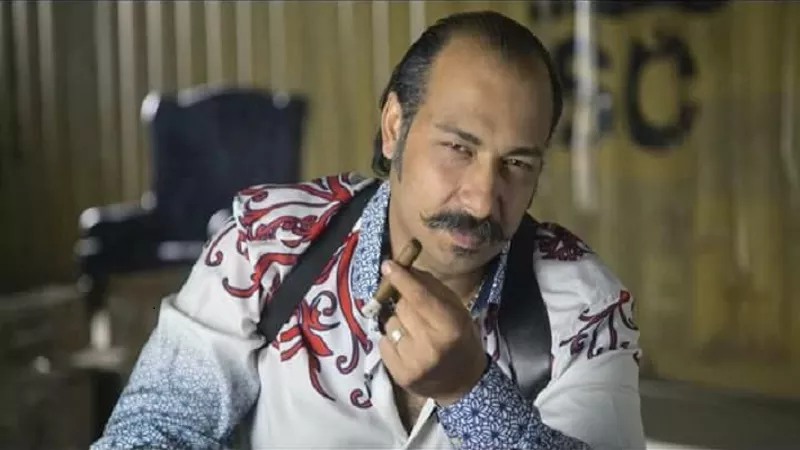 محمد ثروت : قصة حب بدأت على خشبة المسرح وتحولت إلى زواج ناجح| فيديو