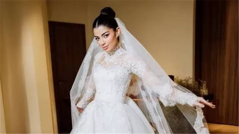 ليلى زاهر عن إطلالة زفافها: فستان فرحي أحلى فستان لبسته في حياتي 