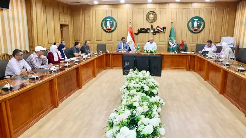  نائب محافظ المنوفية يعقد اجتماع لبحث آليات عمل اللجان المختصة بالطرق