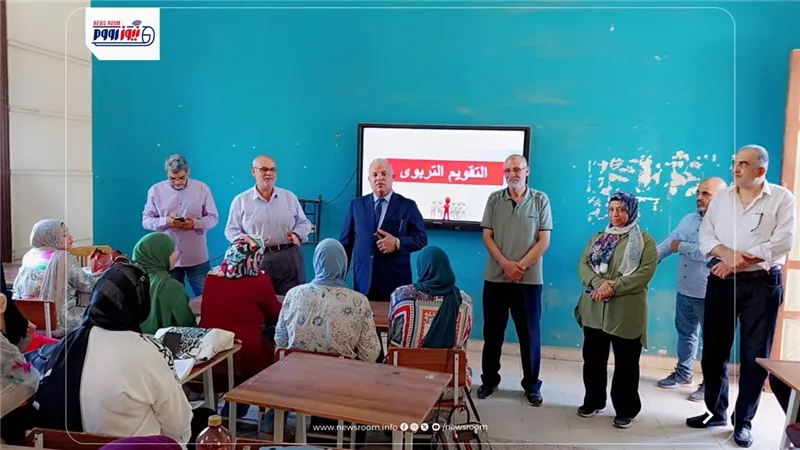 وكيل تعليم الفيوم يشهد برنامج  تنمية المعارف والمهارات لدى المعلمين الجدد