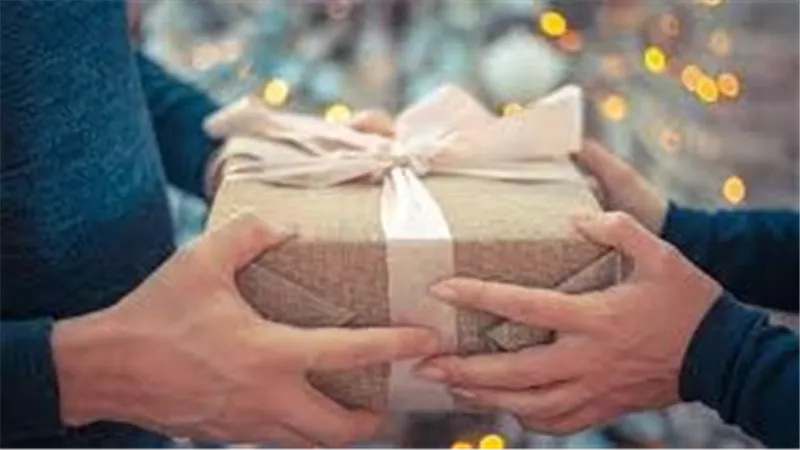 بيان حكم التهادي بين الناس.. وماذا يقول النبي(صلى الله عليه وسلم ) عنه ؟