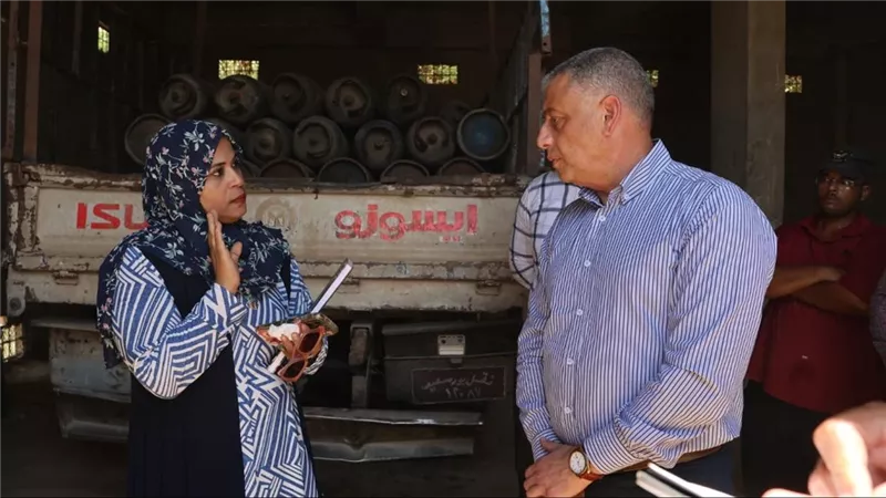 محافظ الإسماعيلية يتفقد مستودعات البوتاجاز وحالة النظافة العامة بمدينة فايد