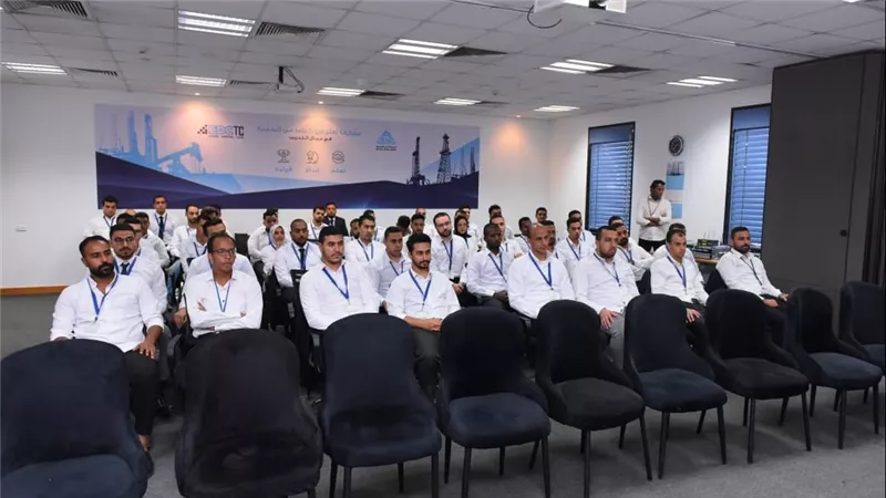 منح تدريبية مجانية للشباب في مجال الخدمات البترولية بتنظيم وزارة العمل