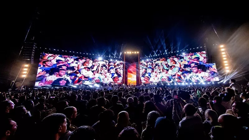 مهرجان العلمين يختتم نسخته الثالثة بحفل «كايروكي وتووليت» وسط إقبال جماهيري 