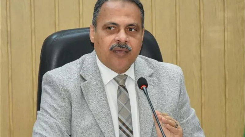 لغيابهم عن العمل.. محافظ الشرقية يُحيل عدد من العاملين للتحقيق بمركز أبو حماد