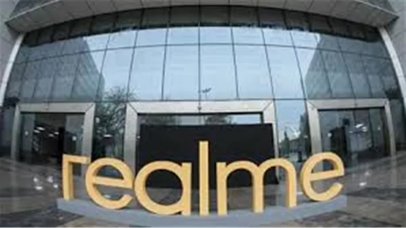 ريلمي تحتفل بسبع سنوات من الابتكار ببطارية 15,000mAh وهاتف بمكيف داخلي