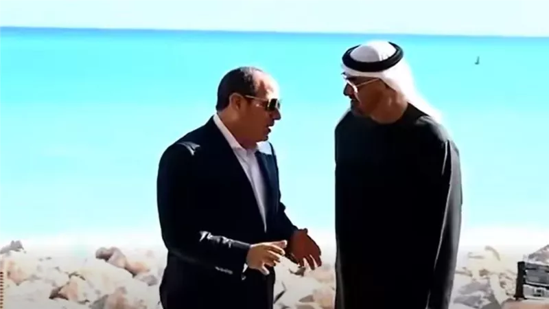 الرئيس السيسي يصطحب رئيس الإمارات في رحلة سياحية بمدينة العلمين (فيديو)