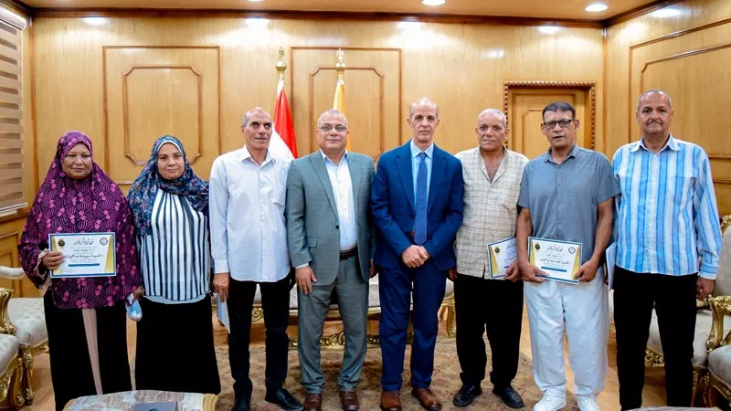 مجلس جامعة بني سويف يكرم عمداء السياحة وعلوم ذوي الاحتياجات والمحالين للمعاش