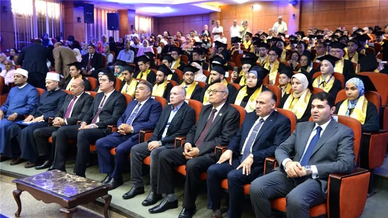فخر الأمة وقاطرة التنمية.. محافظ الدقهلية لأوائل الثانوية العامة والأزهرية