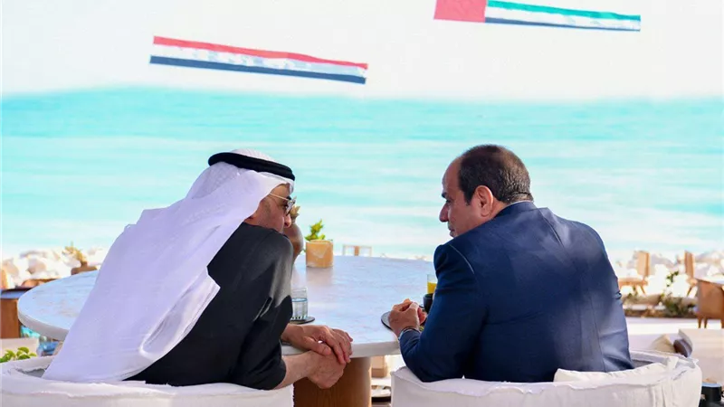 من أبوظبي إلى العلمين.. ظهور السيسي وبن زايد يُشعل التفاعل الخليجي