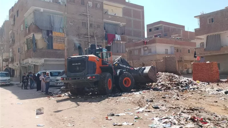 حي الأربعين بالسويس يستعد لاستقبال العام الدراسي الجديد بحملات نظافة مكثفة